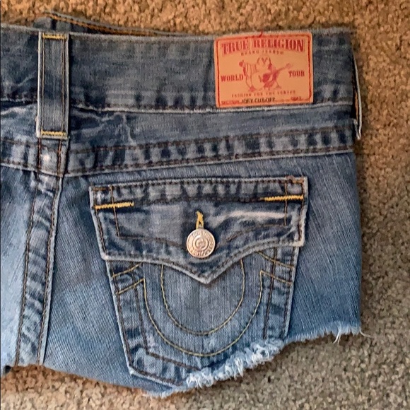 True Religion shorts - Picture 2 of 4